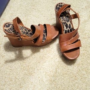 Jessica Simpson sandals 8 1/2 tan